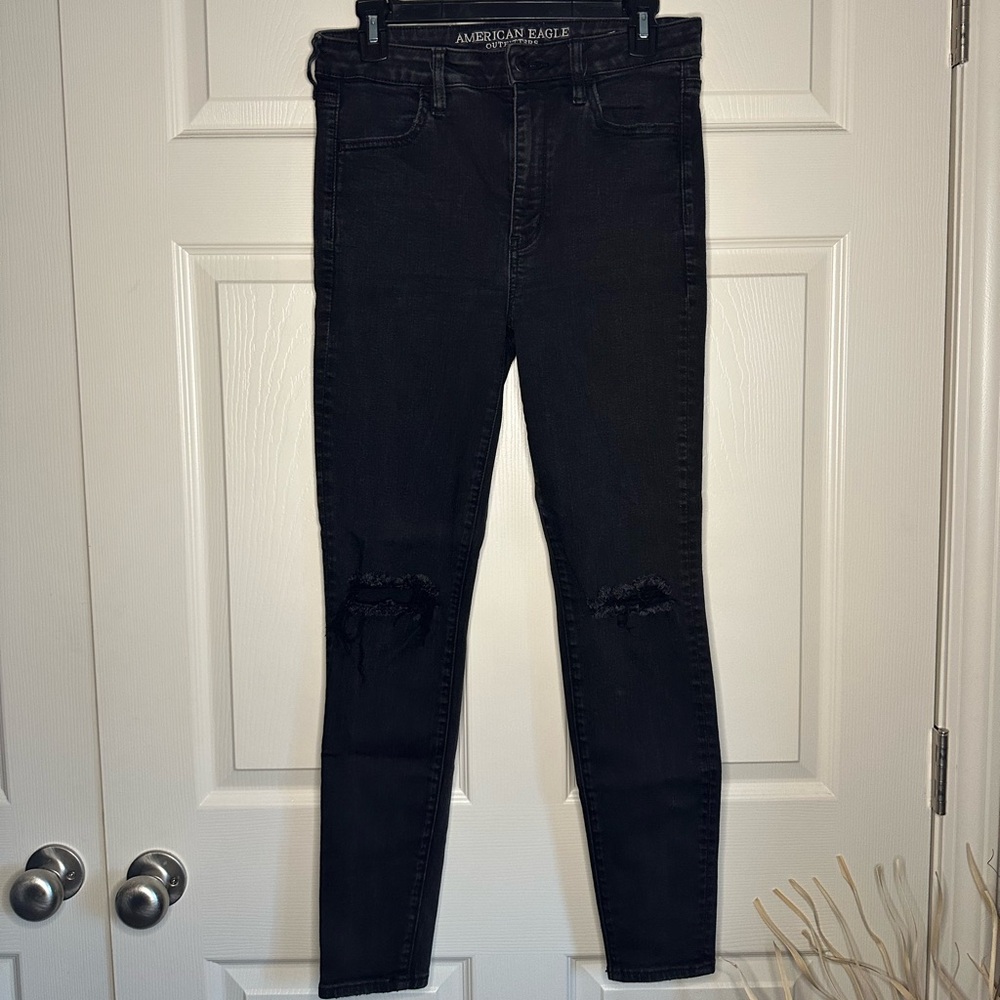 American Eagle Super High-Rise Jeggings in Black Wash - Size 8 Regular